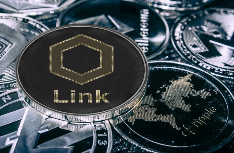 Bearish Indicators Confirm Impending Price Dip for Chainlink (LINK)